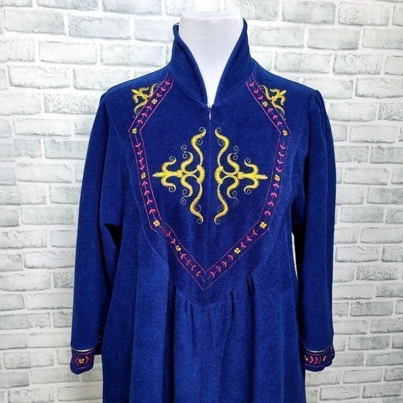 Vintage 80s Vanity Fair Womens S Blue Embroidered Fleece Winter Housecoat Robe - Picture 2 of 8